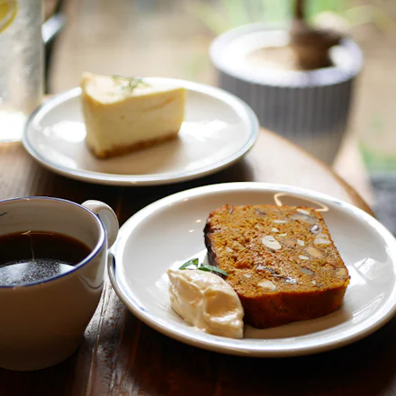 【逗子】旅気分で味わう2種の自家製ケーキ。Love Saves the Dayの幸せカフェ時間